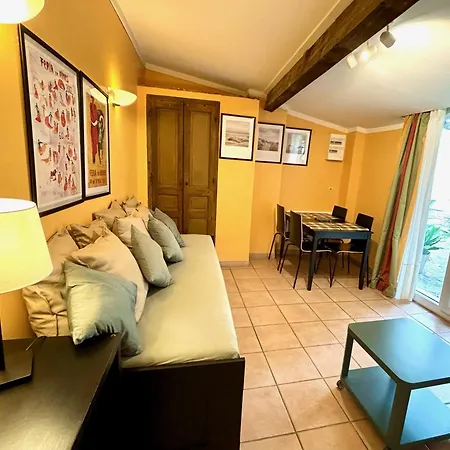 Mazet A Holiday home Nimes